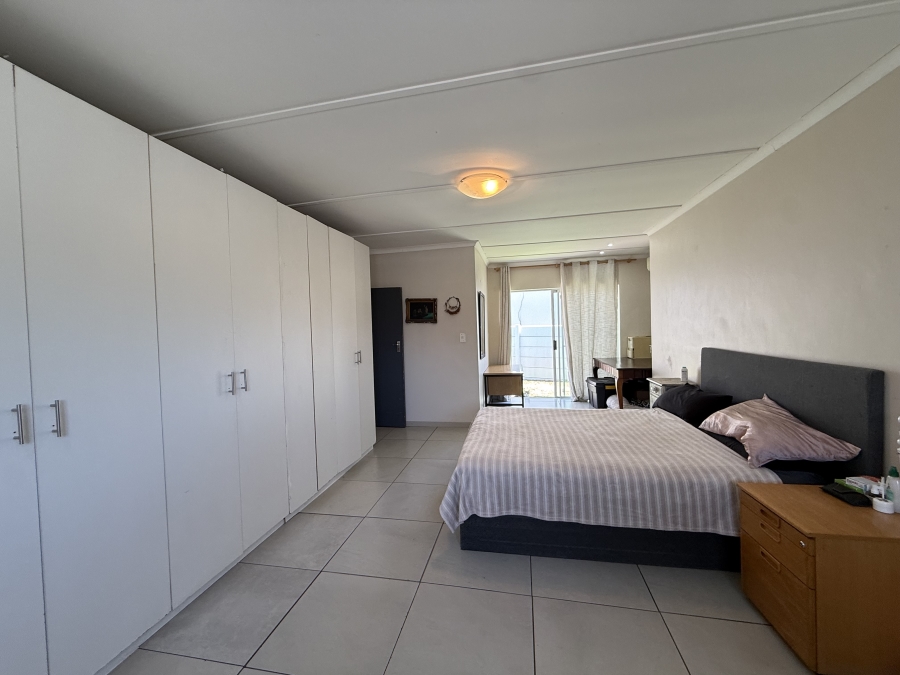 To Let 3 Bedroom Property for Rent in Dobson Western Cape